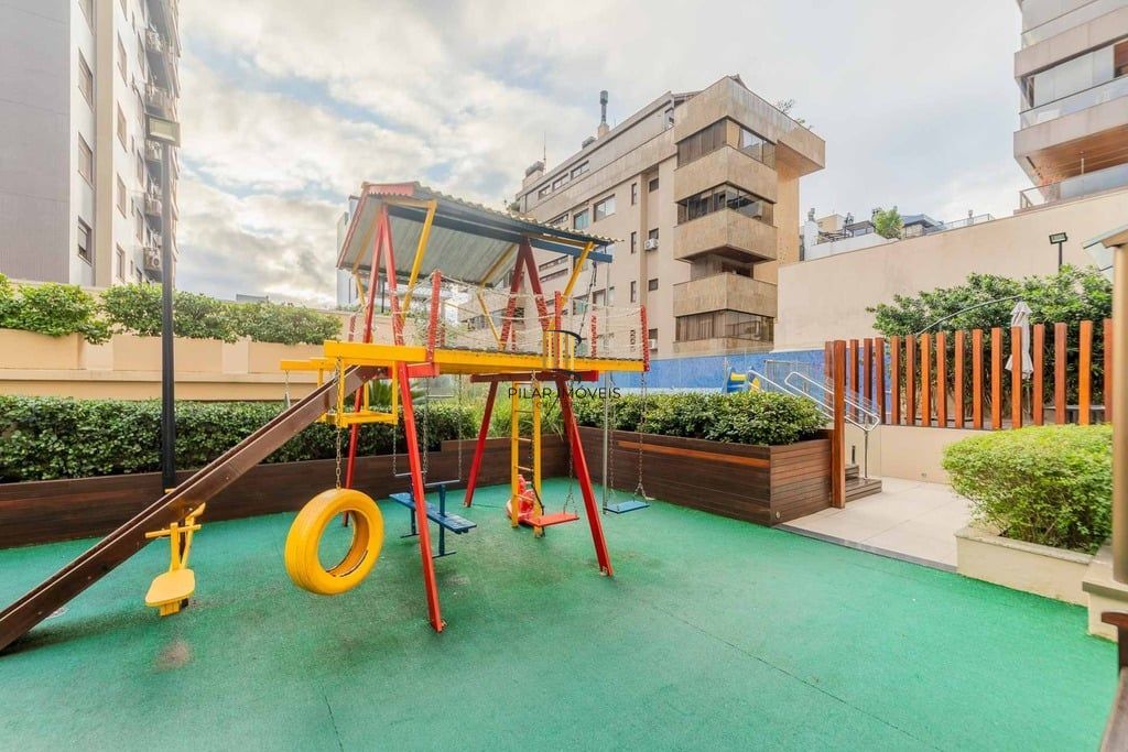 Apartamento 4 dormitórios no bairro Petrópolis