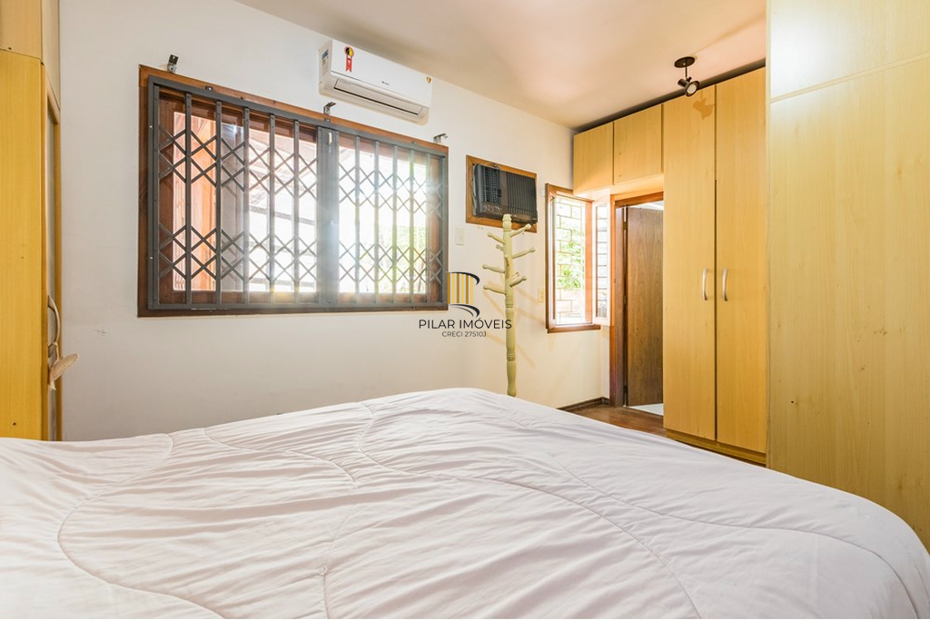 Casa 3 dormitórios no bairro Medianeira