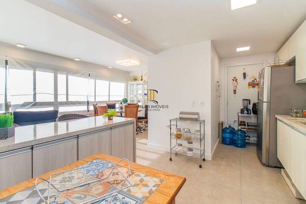 Apartamento 3 dormitórios no bairro Menino Deus