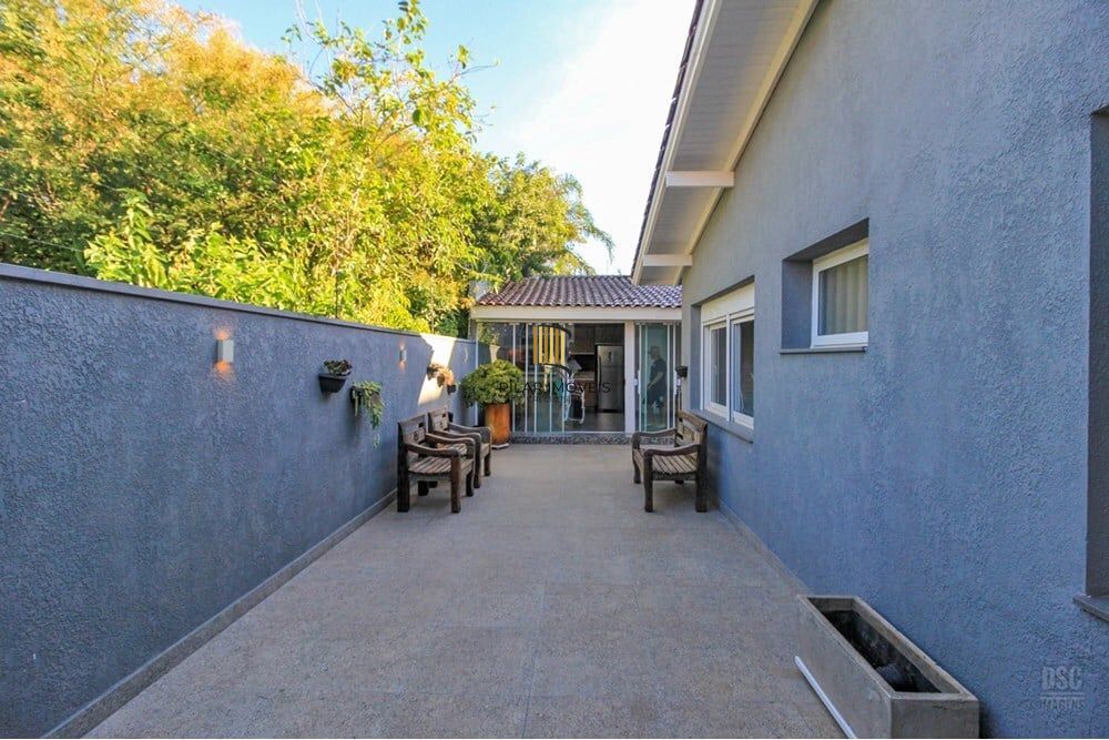 Casa 3 dormitórios no bairro Ipanema