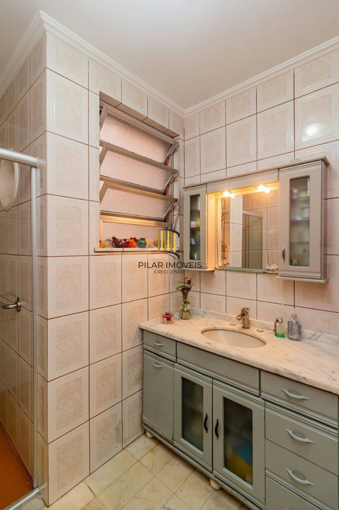 Casa 3 dormitórios no bairro Menino Deus