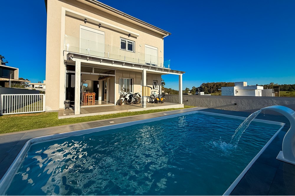 Casa de Condomínio 3 dormitórios no bairro Sanga Funda