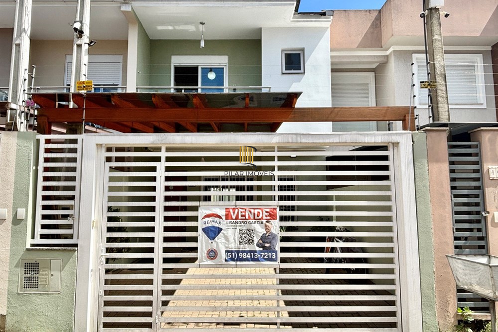 Casa 3 dormitórios no bairro Igara