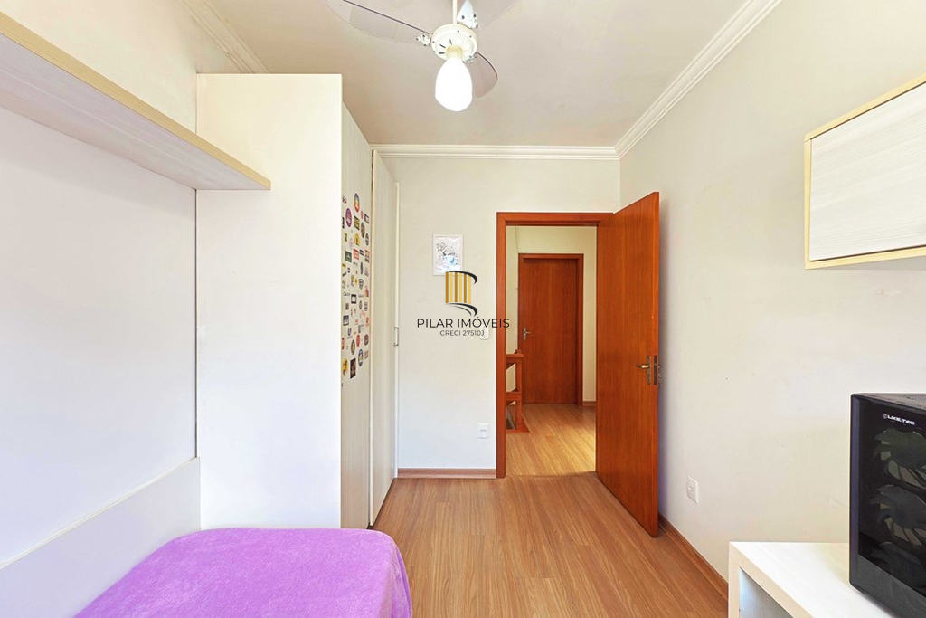 Casa 3 dormitórios no bairro Hípica