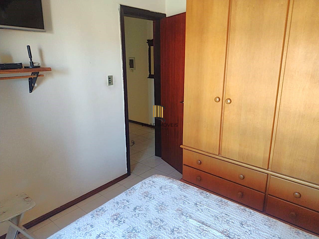 Casa 3 dormitórios no bairro Hípica