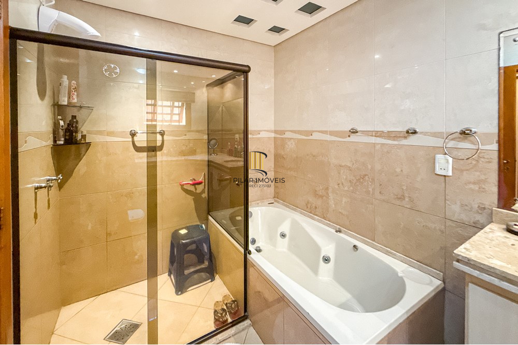 Casa 6 dormitórios no bairro Marechal Rondon