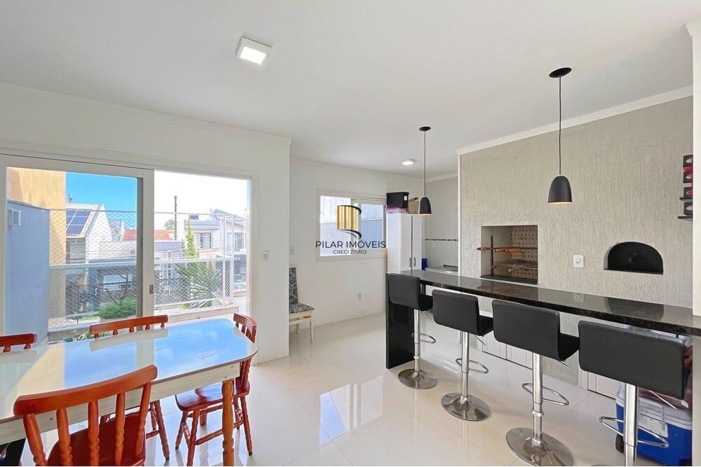 Casa 3 dormitórios no bairro Hípica