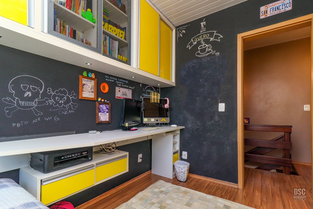 Casa de Condomínio 3 dormitórios no bairro Hípica