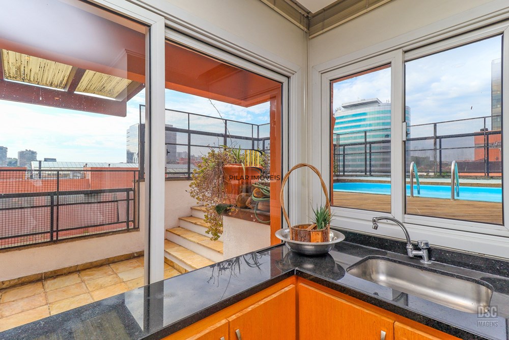 Cobertura 3 dormitórios no bairro Passo da Areia