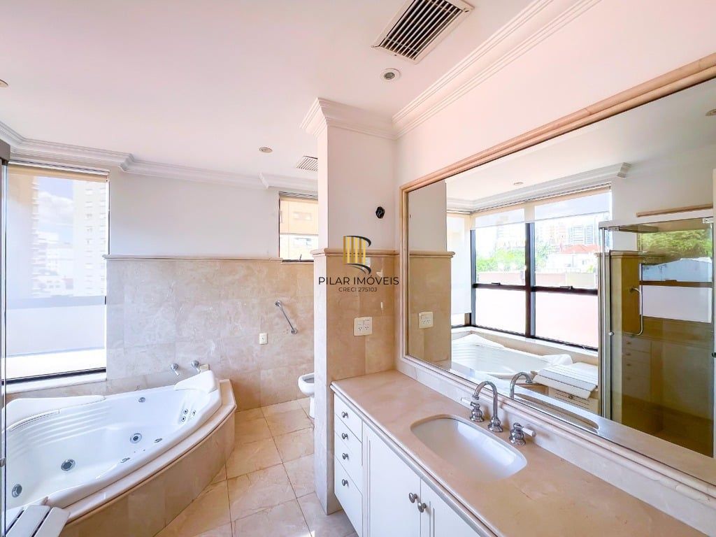 Apartamento 4 dormitórios no bairro Petrópolis