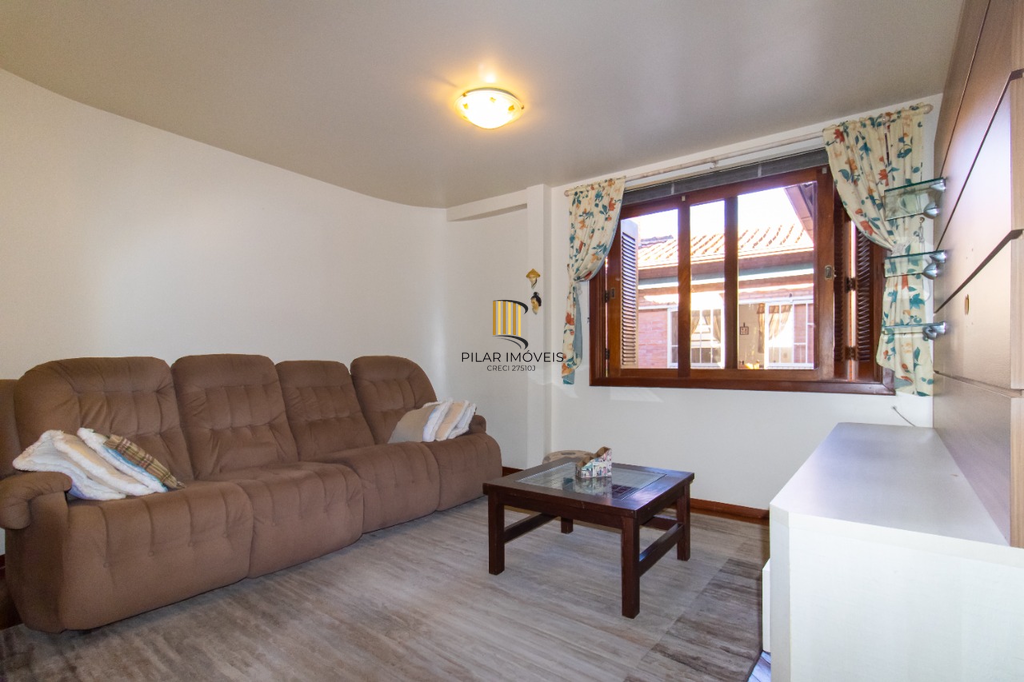 Casa 5 dormitórios no bairro Partenon