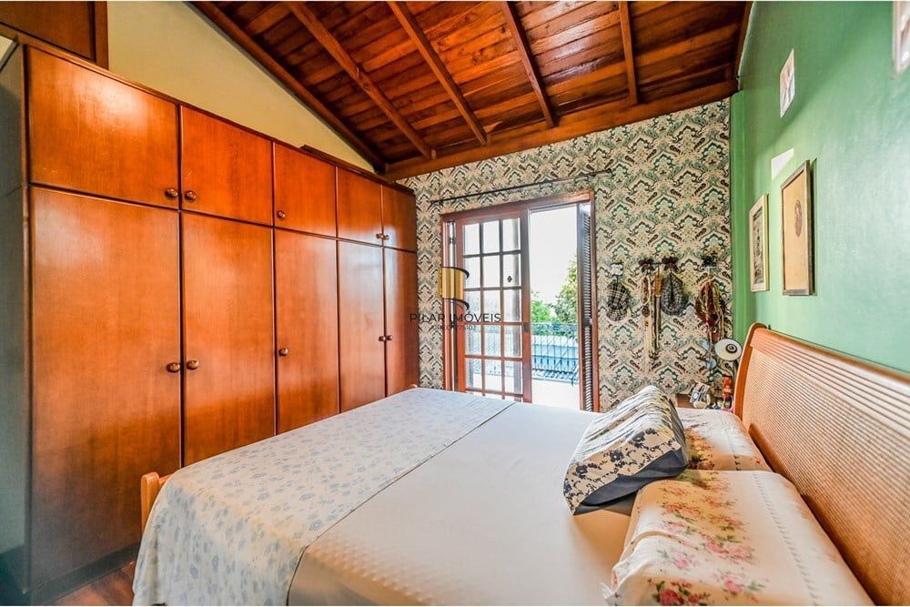 Casa de Condomínio 4 dormitórios no bairro Santa Tereza