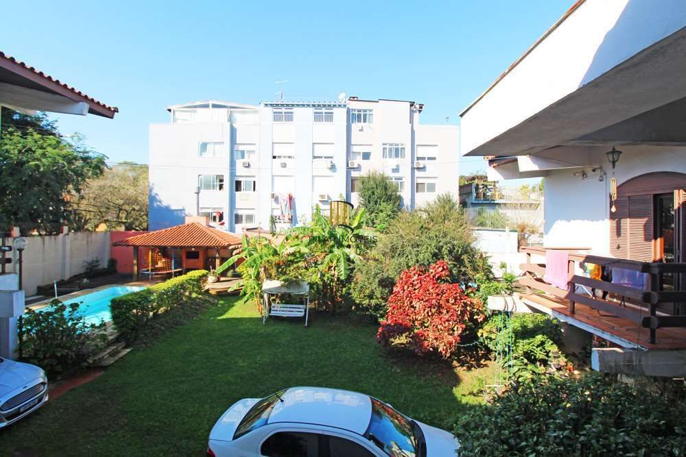 Casa 4 dormitórios no bairro Partenon