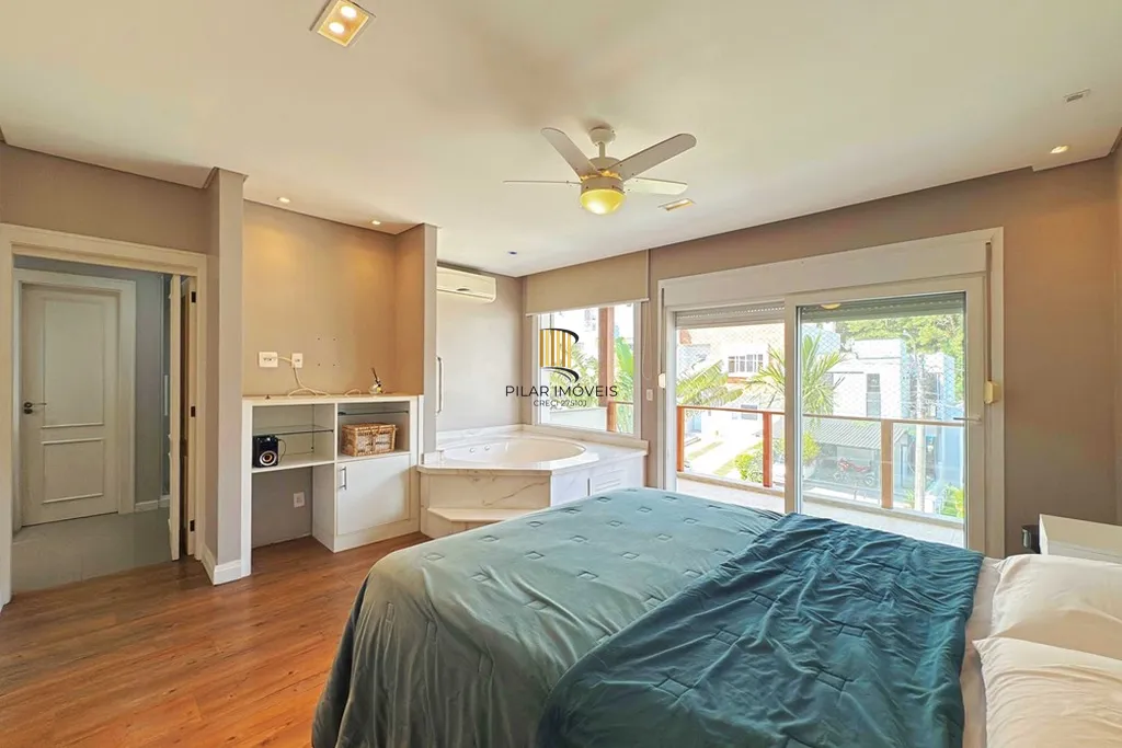 Casa 3 dormitórios no bairro Hípica