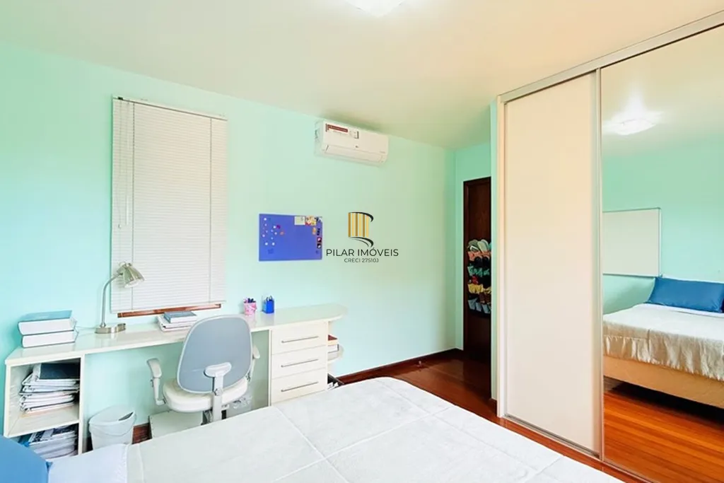 Casa 4 dormitórios no bairro Teresópolis