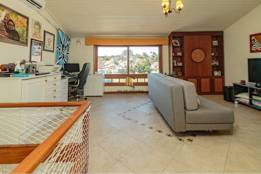 Casa 3 dormitórios no bairro Chácara das Pedras