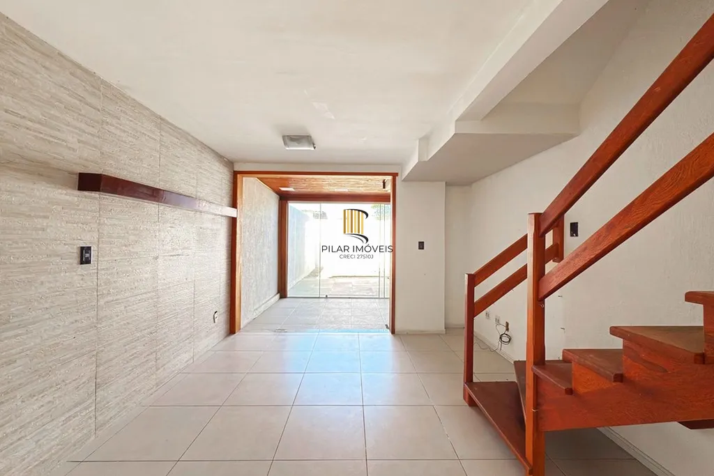 Casa 3 dormitórios no bairro Guarujá