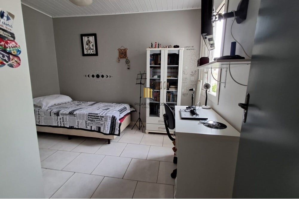 Casa 3 dormitórios no bairro Jardim Algarve