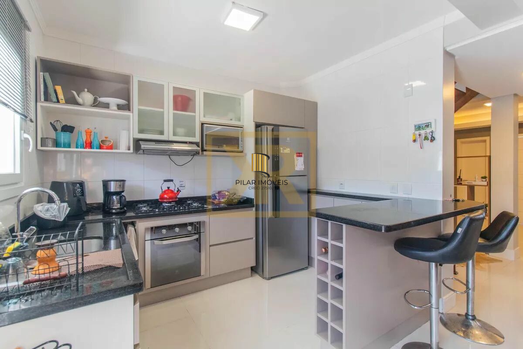 Casa 3 dormitórios no bairro Ipanema