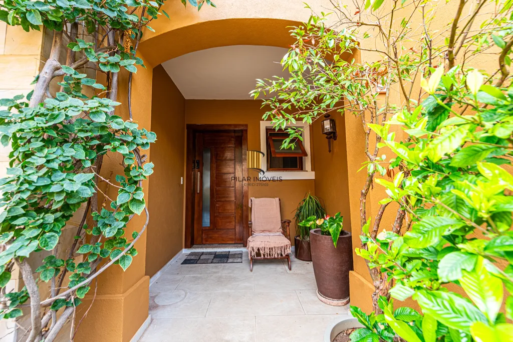 Casa de Condomínio 4 dormitórios no bairro Três Figueiras