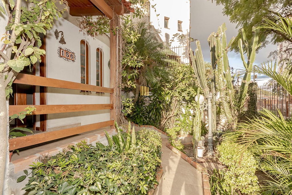 Casa 4 dormitórios no bairro Passo da Areia