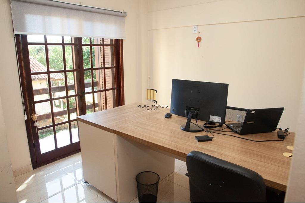 Casa 2 dormitórios no bairro Fiuza