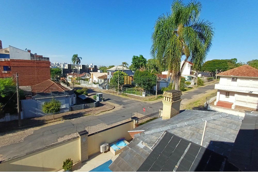 Casa 4 dormitórios no bairro Partenon