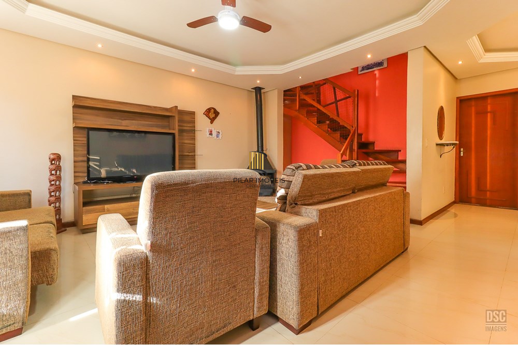 Casa 5 dormitórios no bairro Ipanema