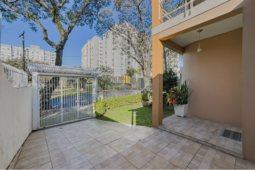 Casa 3 dormitórios no bairro Sarandi