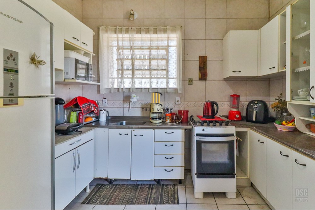 Casa 6 dormitórios no bairro Teresópolis