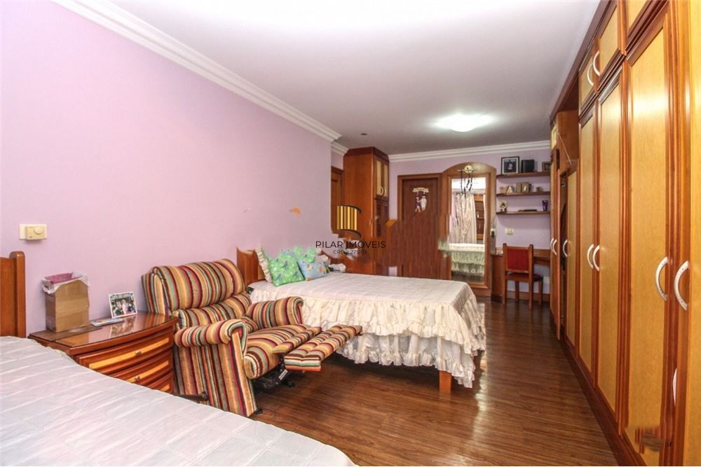 Casa 3 dormitórios no bairro Medianeira