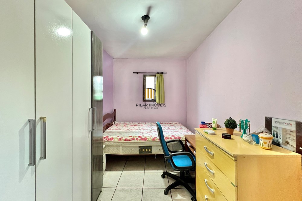 Casa 4 dormitórios no bairro Igara