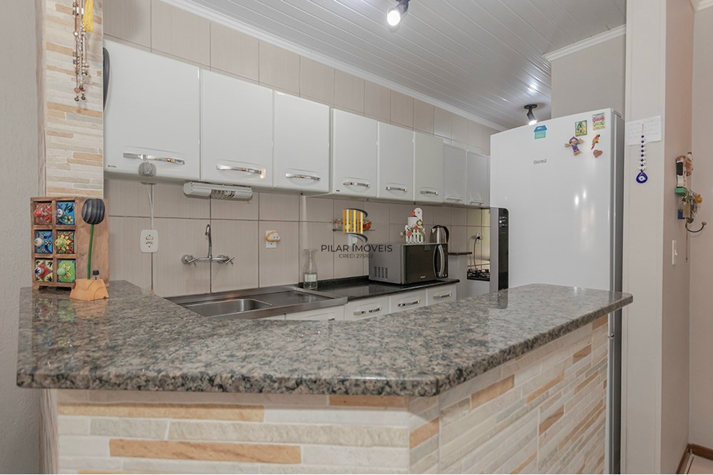 Casa 2 dormitórios no bairro Hípica