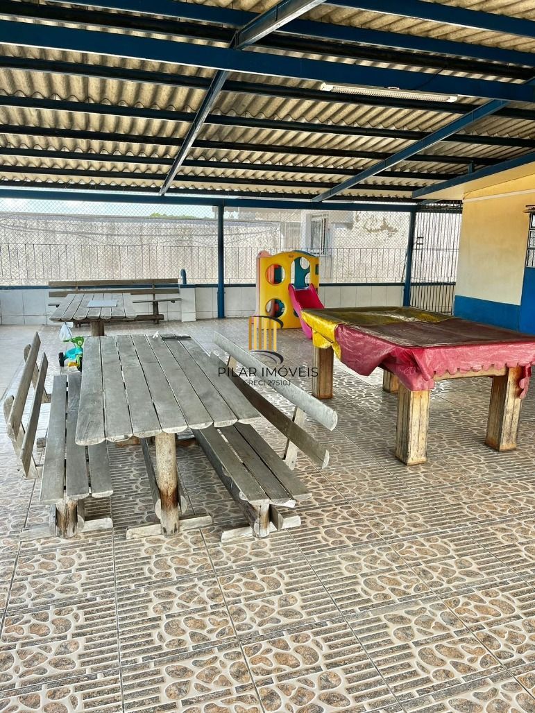 Vende ótimo apto de 02 dormitórios