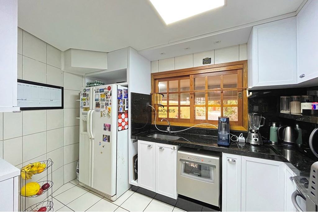 Casa de Condomínio 3 dormitórios no bairro Pedra Redonda