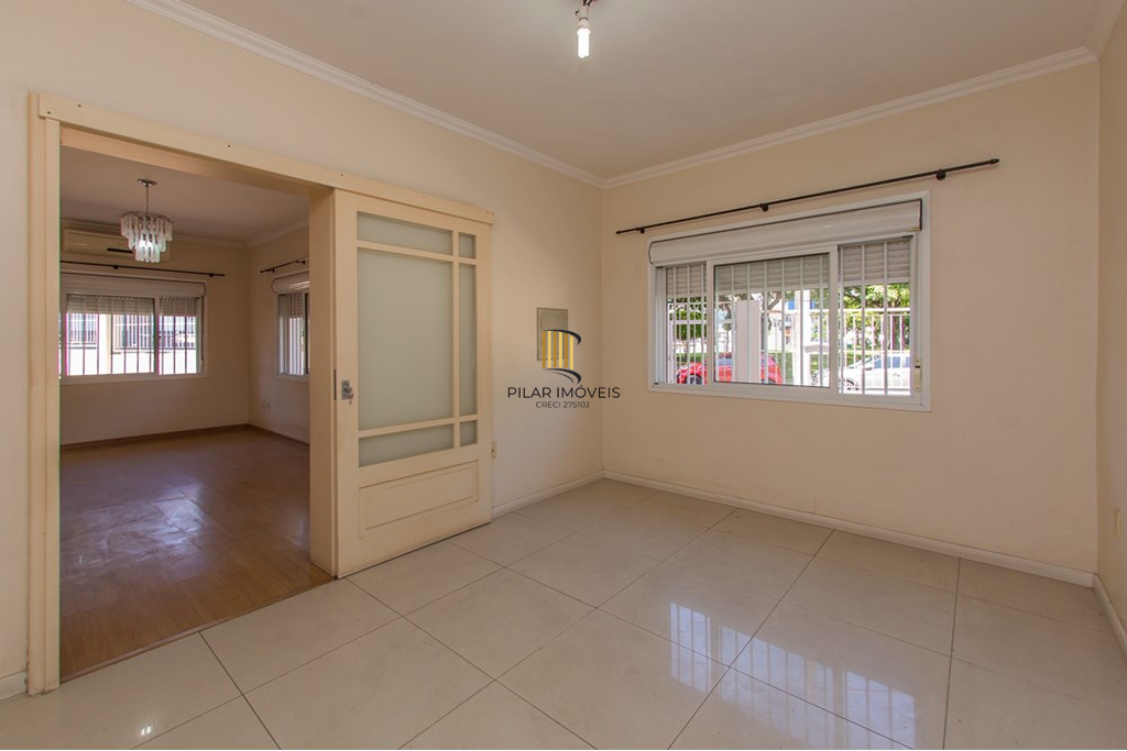 Casa 5 dormitórios no bairro Vila Ipiranga