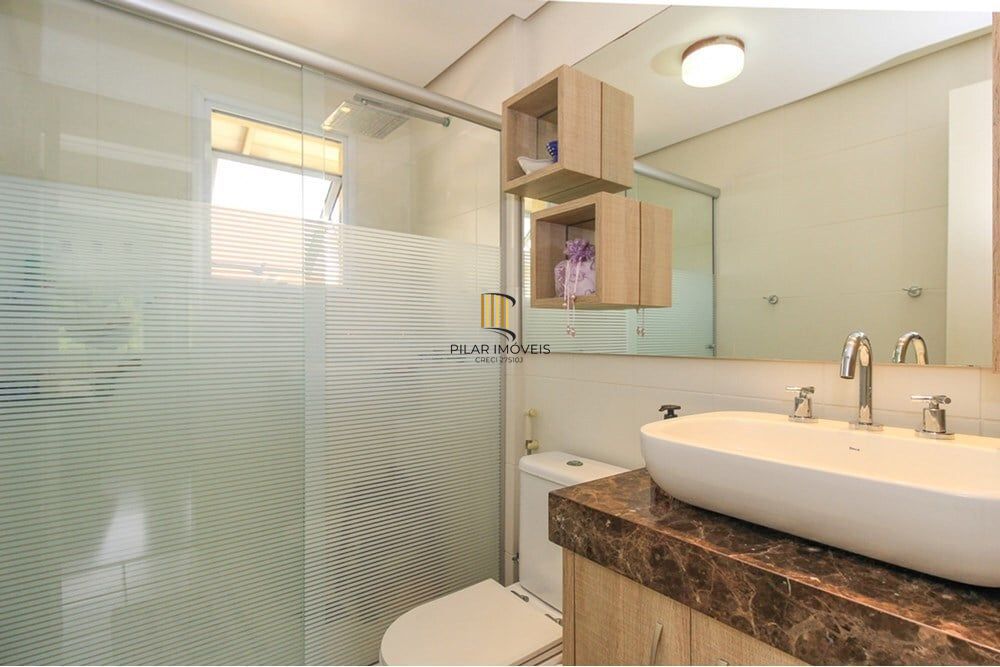 Casa de Condomínio 4 dormitórios no bairro Teresópolis
