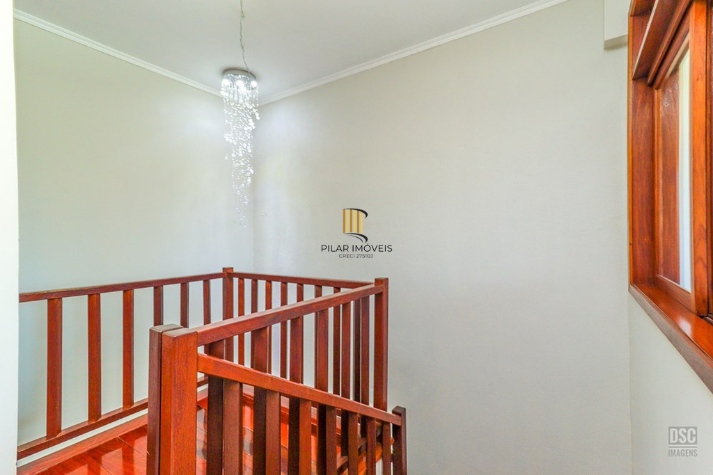 Casa 4 dormitórios no bairro Ipanema