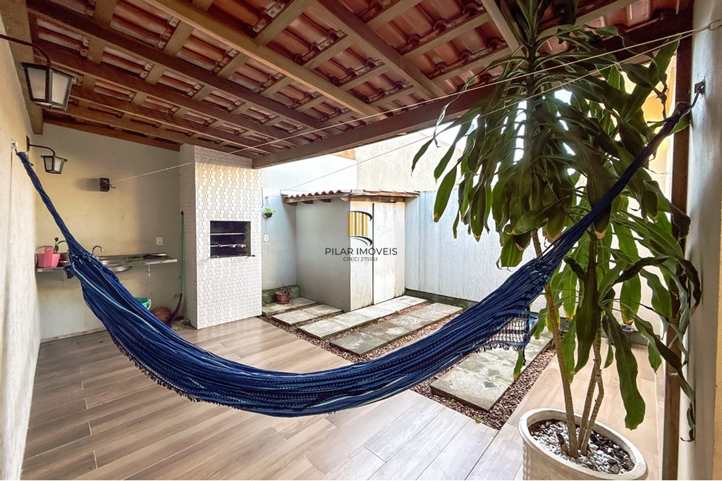 Casa 2 dormitórios no bairro Olaria