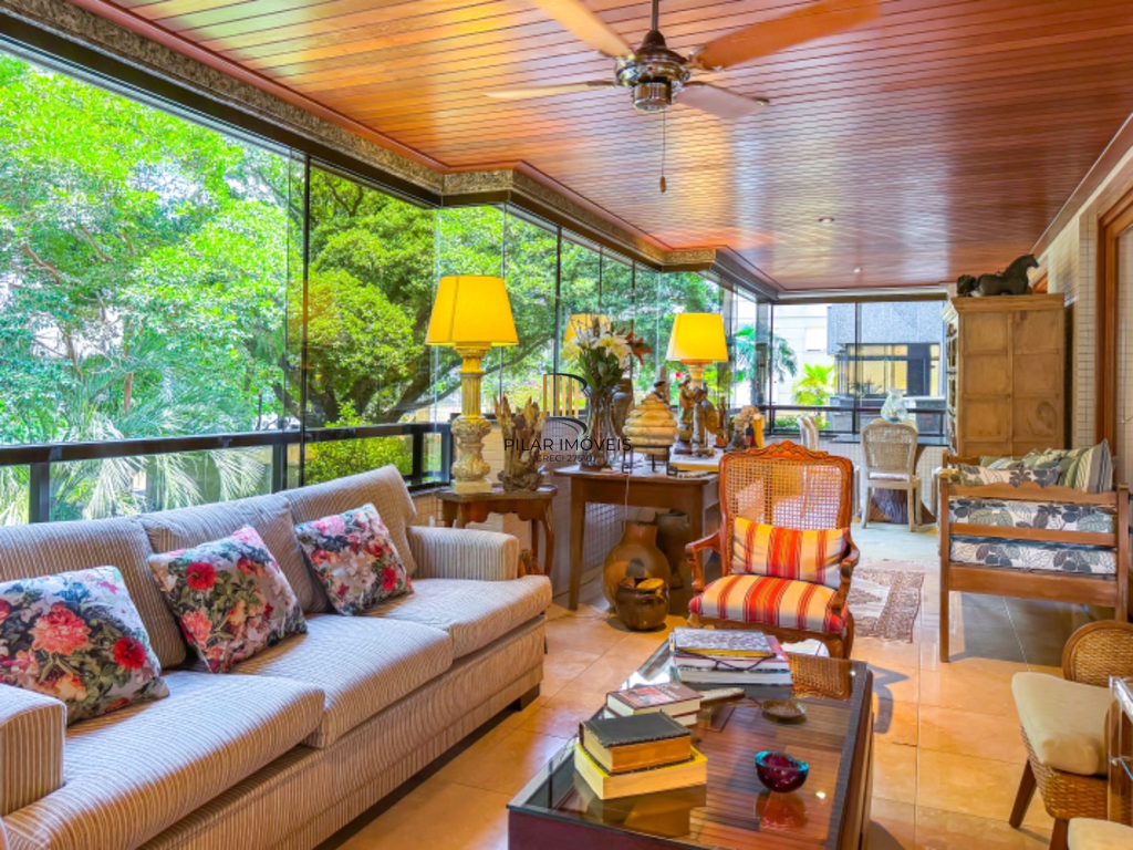 Apartamento 4 dormitórios no bairro Bela Vista