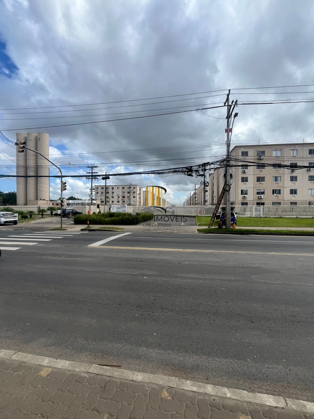 Apto 2 Dormitórios, Sala, Cozinha, Banheiro, semimob, 01 vaga garagem-rotativa