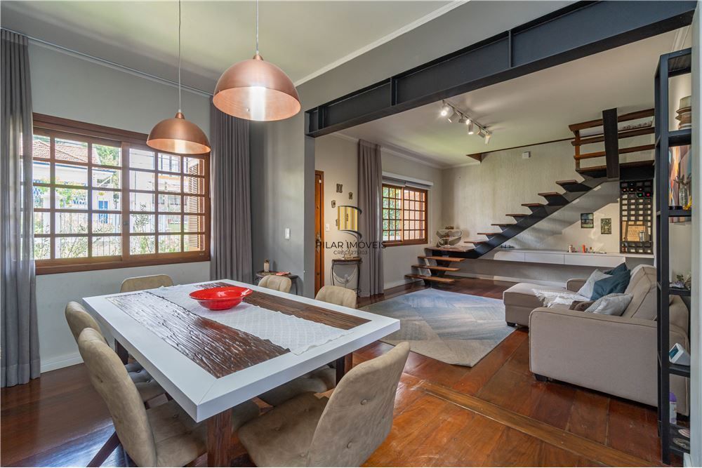 Casa 4 dormitórios no bairro Jardim Lindóia
