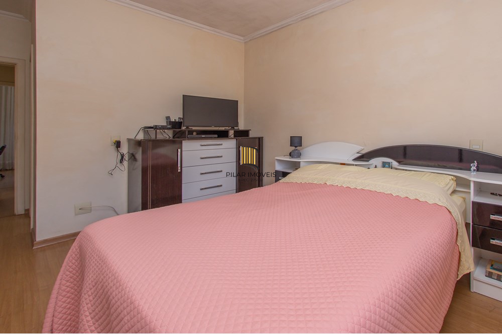 Casa 5 dormitórios no bairro Vila Ipiranga