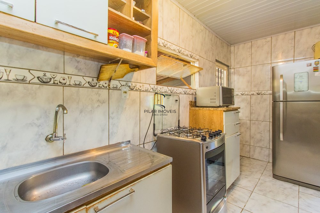 Casa 2 dormitórios no bairro Igara