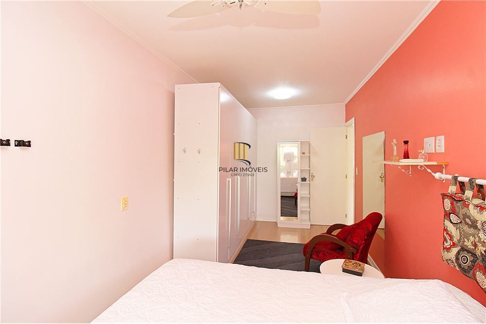 Casa 3 dormitórios no bairro Medianeira