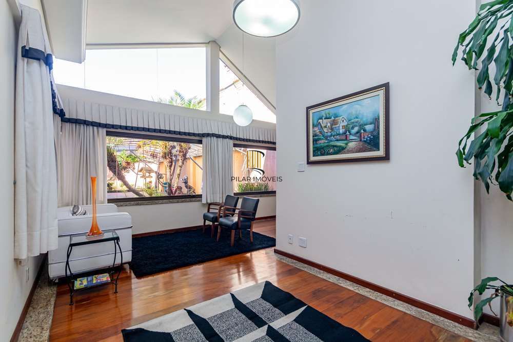 Casa 6 dormitórios no bairro Tristeza