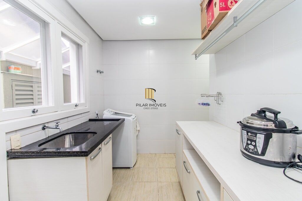 Casa de Condomínio 4 dormitórios no bairro Belém Novo