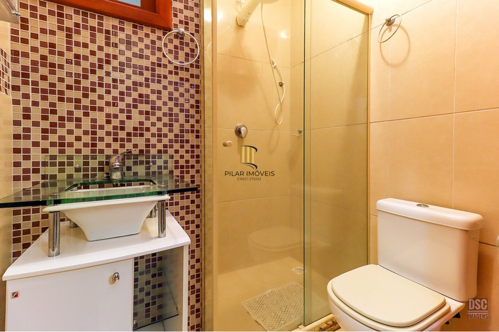 Casa 5 dormitórios no bairro Ipanema