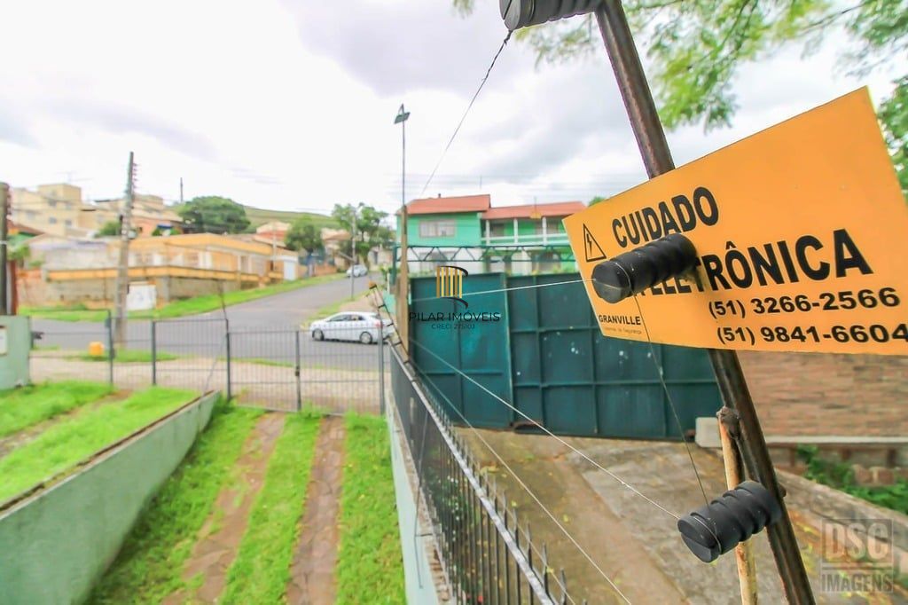Casa 3 dormitórios no bairro Glória