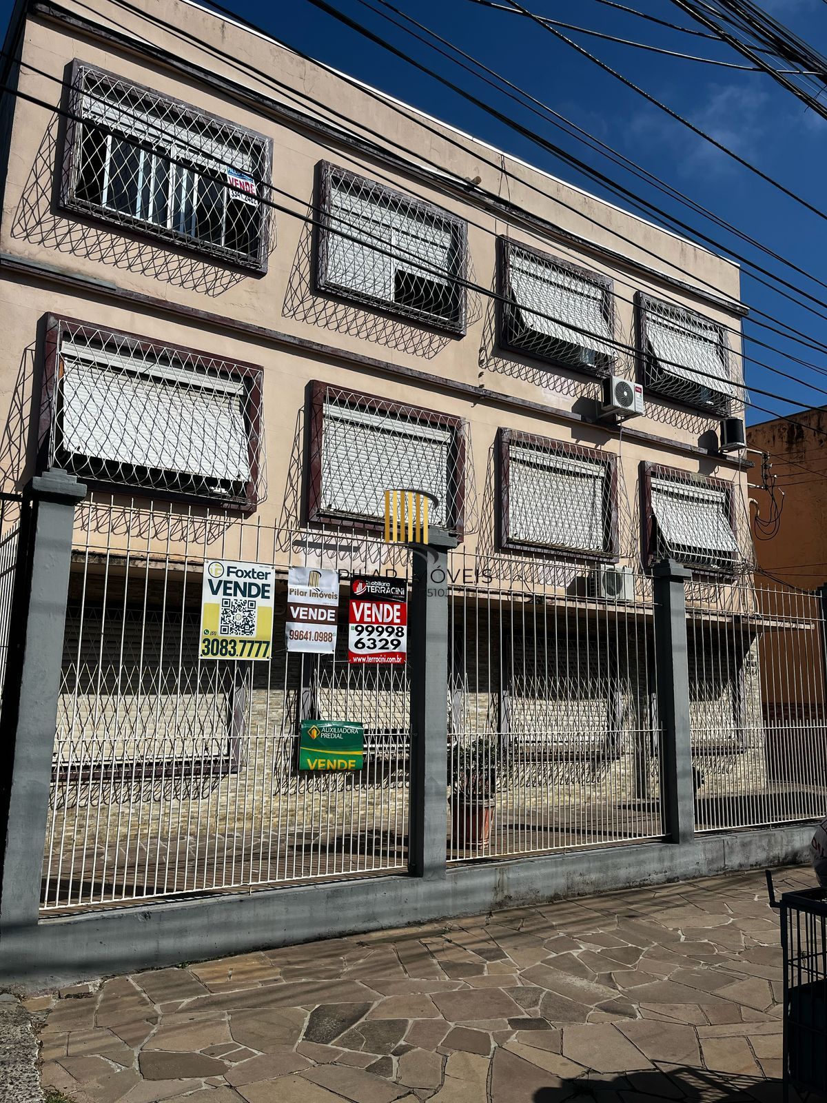 02 dormitórios, bairro Santa Maria Gorethi, sala enorme, cozinha e banheiro, aceita financiamento